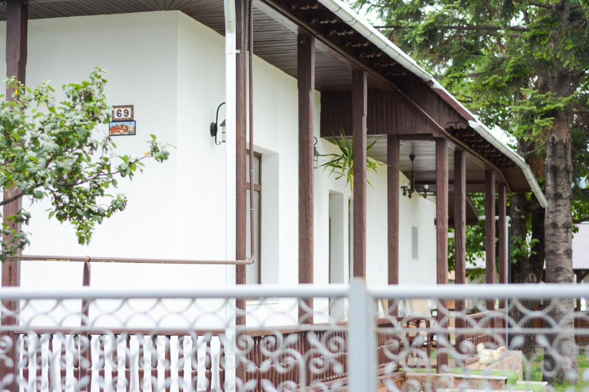 Casa Humulesti, Fii Vecinul Lui Ion Creanga Villa Targu Neamt Exterior photo
