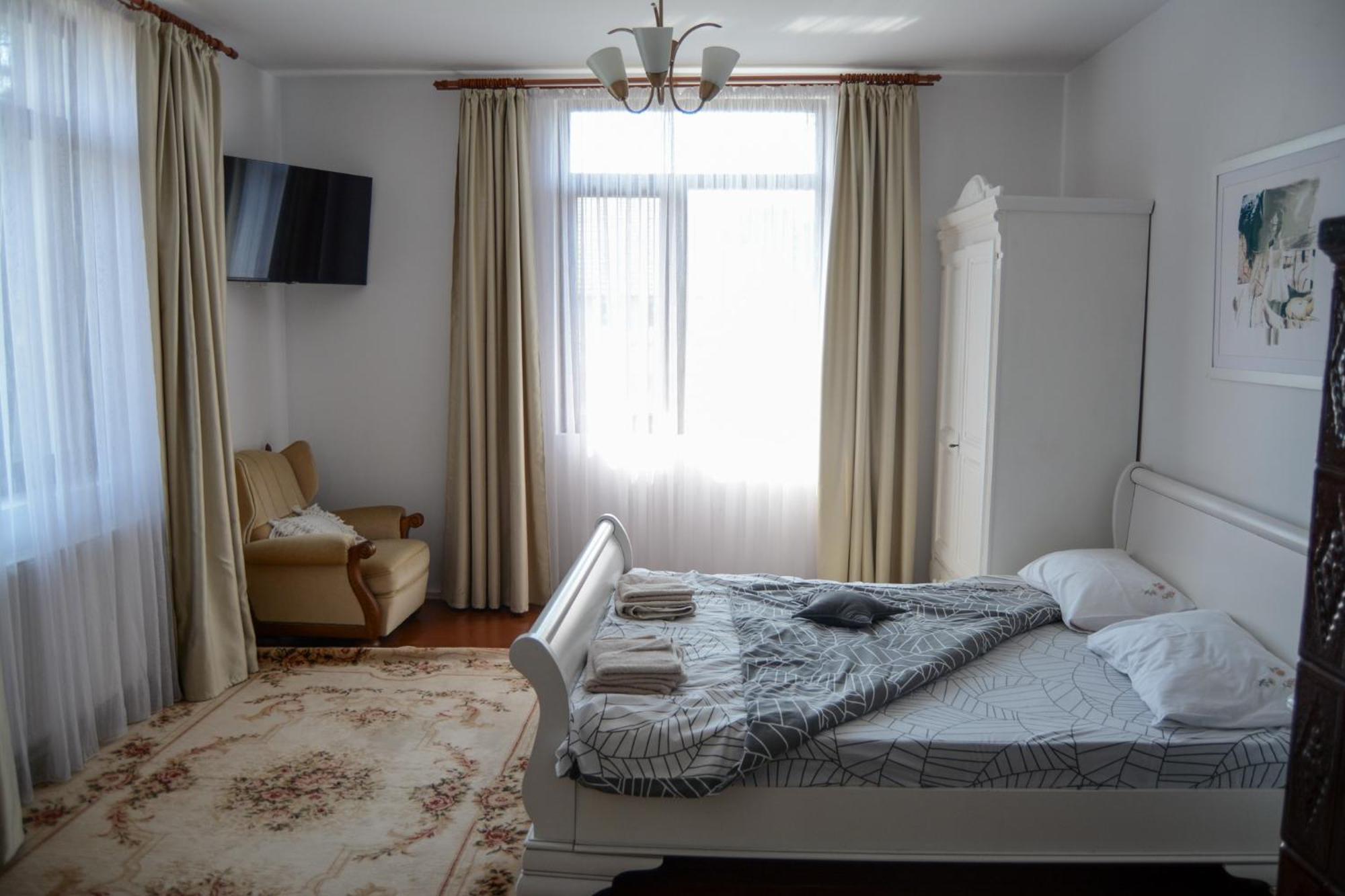 Casa Humulesti, Fii Vecinul Lui Ion Creanga Villa Targu Neamt Exterior photo